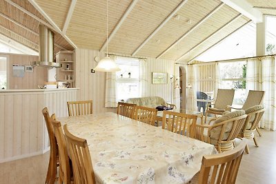 Großzügiges Ferienhaus in Ålbæk mit Sauna