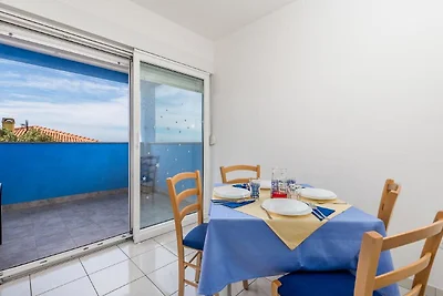 Einladende Wohnung in Mandre mit Terrasse
