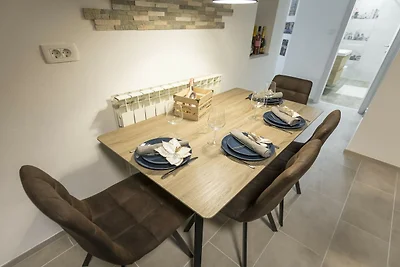 Downtown Koper Spacious Apartment with Balcon...