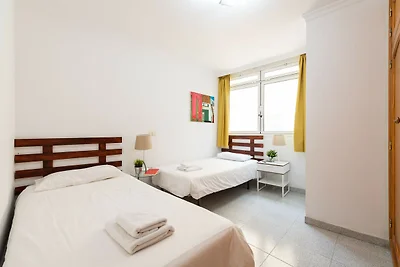 Haus bei Playa de Las Canteras mit Garten