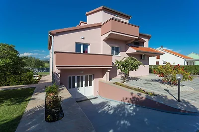 Luxusvilla für 10 Personen mit privatem Pool