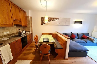 Apartment mit Balkon und Bergblick