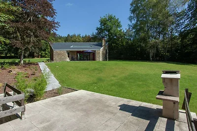 Fijne vakantiewoning in Stoumont met terras o...