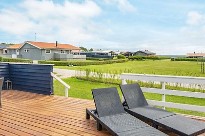 Vibrant Holiday Home in Juelsminde near Sea
