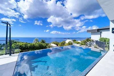 Villa a Bouillante con piscina a sfioro