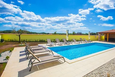 Villa in Porec mit Schwimmbecken