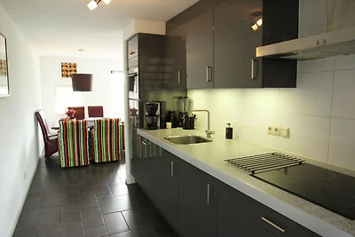 Luxuriöses Ferienhaus am Waldrand in Langweer