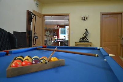 Geräumige Villa mit Schwimmbad in Gesves