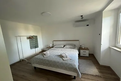 Elegant Lovran Apartment with Garden - Two Be...