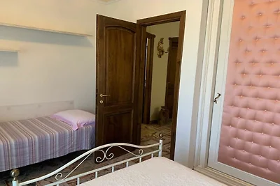 Villa à Marina di Massa (MS) avec jardin