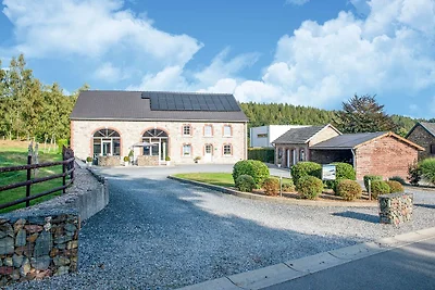 Elegante casa vacanze a Burnenville Belgio