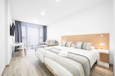 Ferienhaus mit Pool für 6 Gäste
