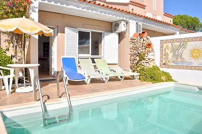 Moderne Villa in Vilamoura mit Grill
