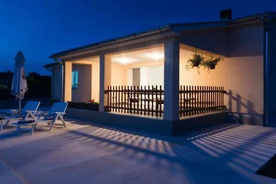 Ferienhaus in Žminj mit Schwimmbecken