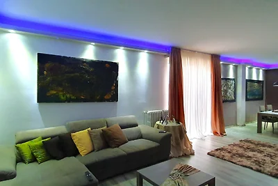 Geräumige Wohnung in Luino mit Sprudelbad