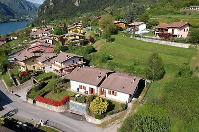 Modernes Ferienhaus in Idro (Lombardei)