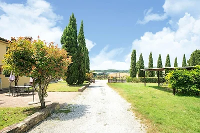 Charmantes Ferienhaus in Collesalvetti mit...