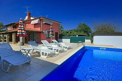 Villa à Višnjan avec piscine