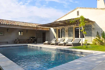 Grandeur Villa a Eygalières con piscina