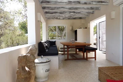 Villa in Cala Tarida mit Swimmingpool