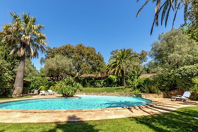 Magnifique villa avec piscine à Grimaud