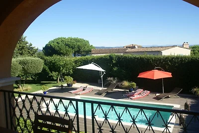 Moderna casa vacanze con giardino privato