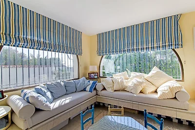 Villa fronte mare con casa per gli ospiti
