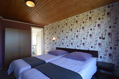 Idyllisches Cottage mit Sauna in Robertville