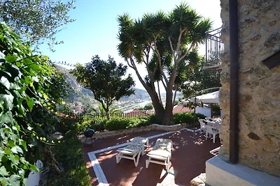 Casa vacanza a Ventimiglia con spiaggia mare