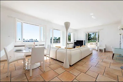 Penthouse mit Meerblick und klimatisiertem Po...