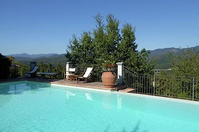 Ferienhaus in Montecarelli mit Pool