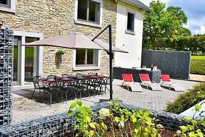 Tranquil Holiday Home in Manhay with near Ski...