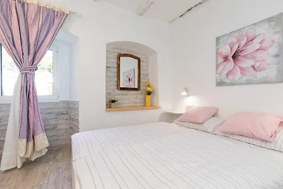 Studio Apartment Sisi