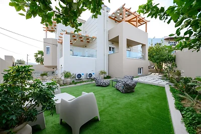 Villa am Hang in der Nähe des Strandes...