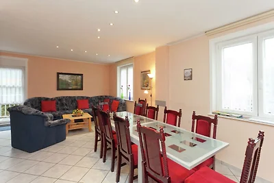 Ferienhaus in Elend mit privatem Pool