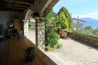 Moderne Villa mit eigenem Pool in Marone...