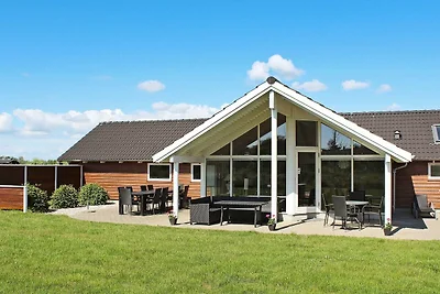 14 Personen Ferienhaus in Idestrup-By Traum