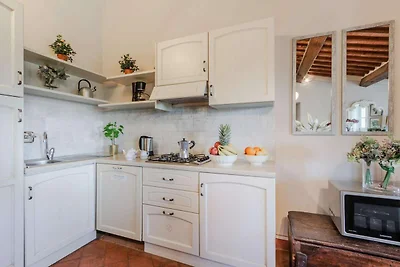 Wohnung im ersten Stock mit privatem Garten