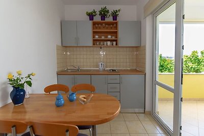 Geräumiges Apartment in Sukošan mit Balkon