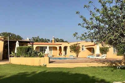 Ferienhaus in Almancil mit Schwimmbecken