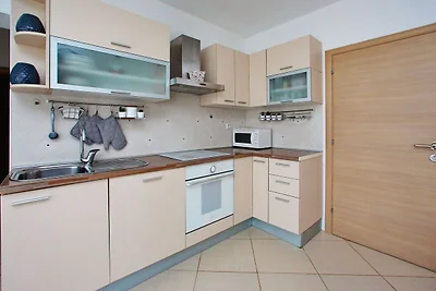 Sonnengeküsste Wohnung in Bibinje mit Garten