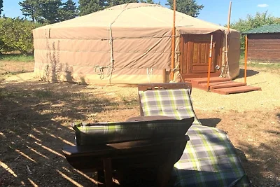 Stupenda yurta della mongola in Provenza