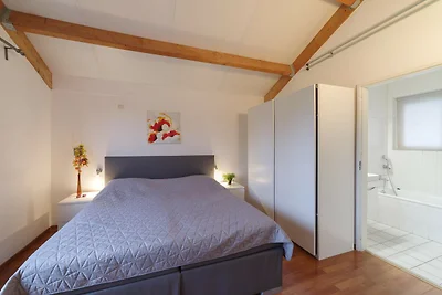 Geräumiges Ferienhaus mit Sauna in Strandnähe