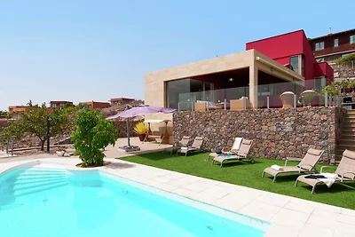 Villa vivace con piscina