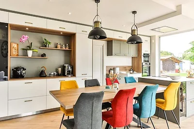 Villa im Grünen mit Whirlpool