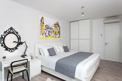 Villa Dupcic - Five-Bedroom Villa with Privat...
