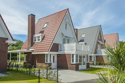 Stattliche Luxusvilla mit 4 Badezimmern, 1 km...