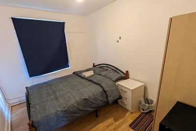 Rahal Hackney |  Double Room Shared washroom
