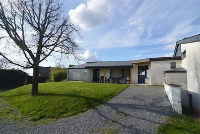 Sonniges Ferienhaus mit Pool