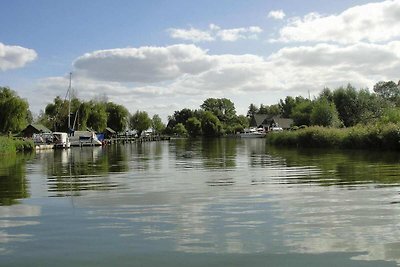 Hausboot auf der Peene, Demmin